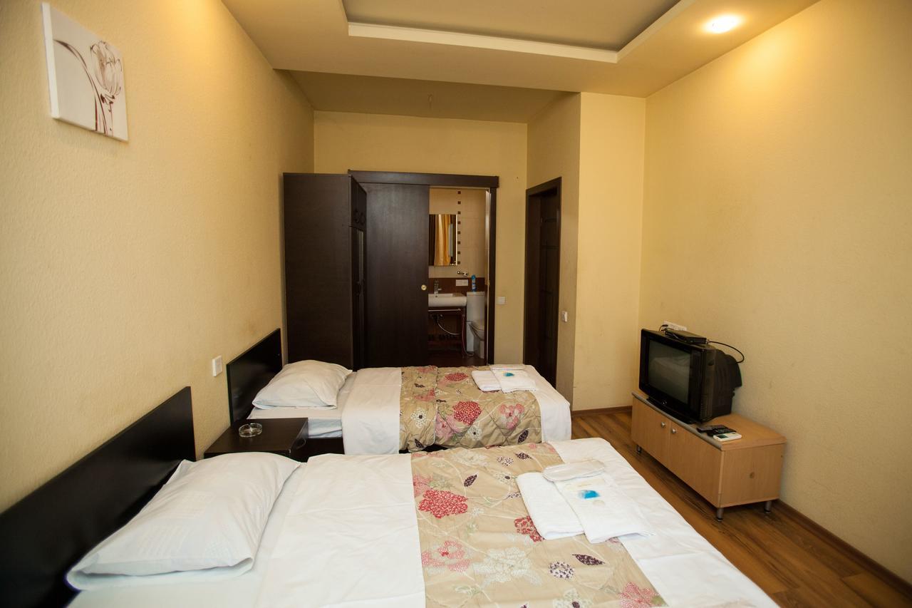 Hotel 4You Tbilisi Exterior foto