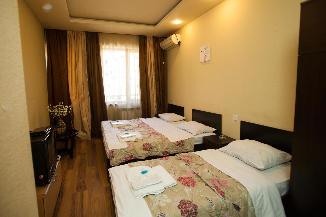 Hotel 4You Tbilisi Exterior foto